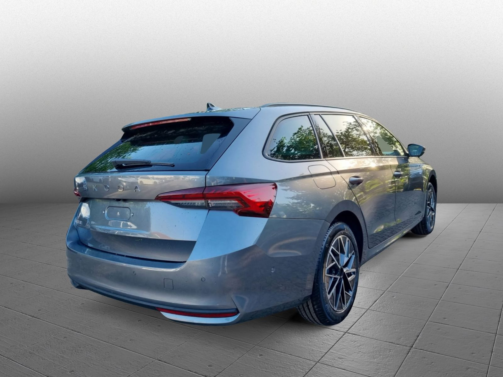 Skoda Octavia Combi Tour 2,0 TDI DSG AHK Area View