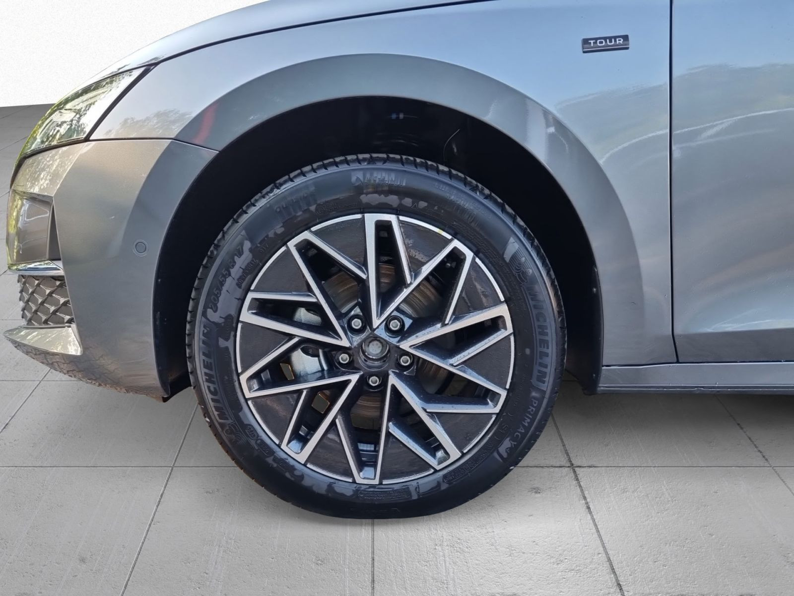 Skoda Octavia Combi Tour 2,0 TDI DSG AHK Area View