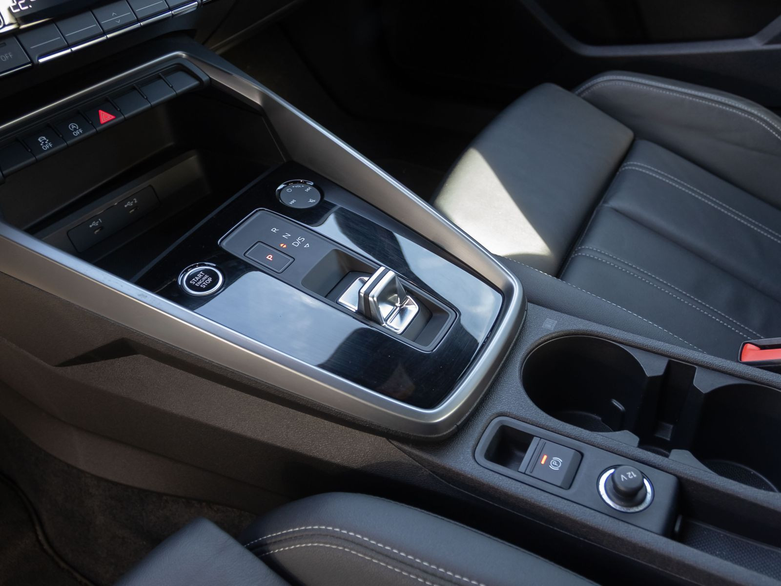 Audi A3 Limousine S line 30TFSI Stronic Leder Sitzhzg