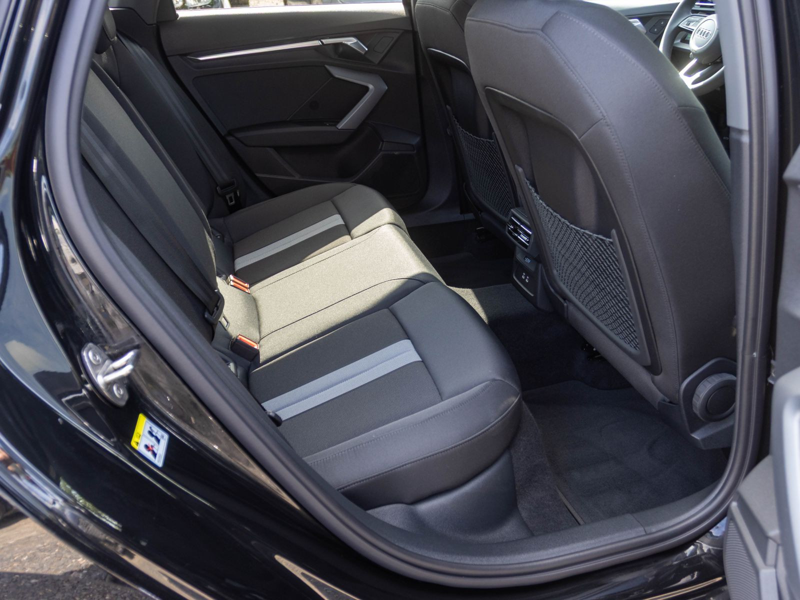 Audi A3 Limousine advanced 35TFSI Stronic Navi LED