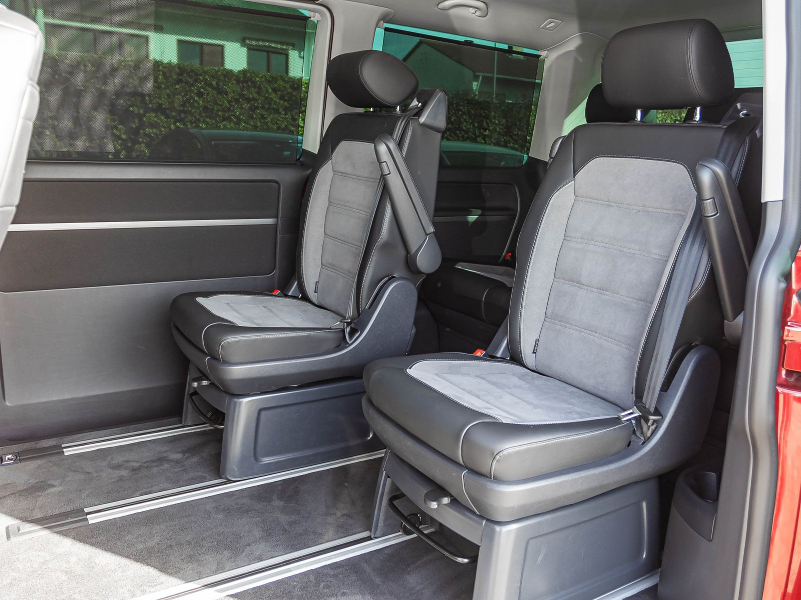 Volkswagen T6.1 Multivan Comfortline 2.0TDI 4M DSG Navi LED Standhzg AHK