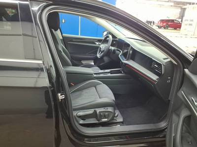 Volkswagen Passat Variant 1.5 eTSI DSG Business, Navi, LED, App-Connect, Area View, Vordersitze mit Massagefunktion