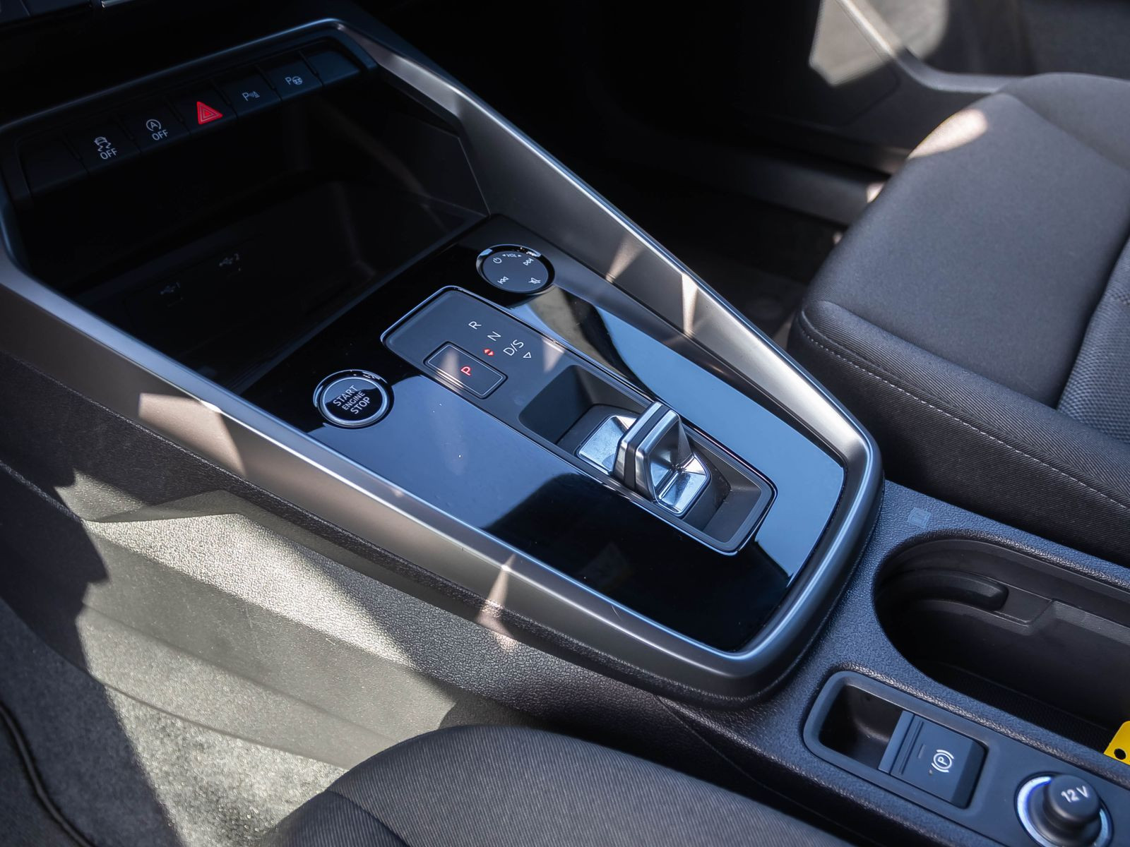 Audi A3 Sportback Advanced 30TFSI Stronic Navi LED ACC