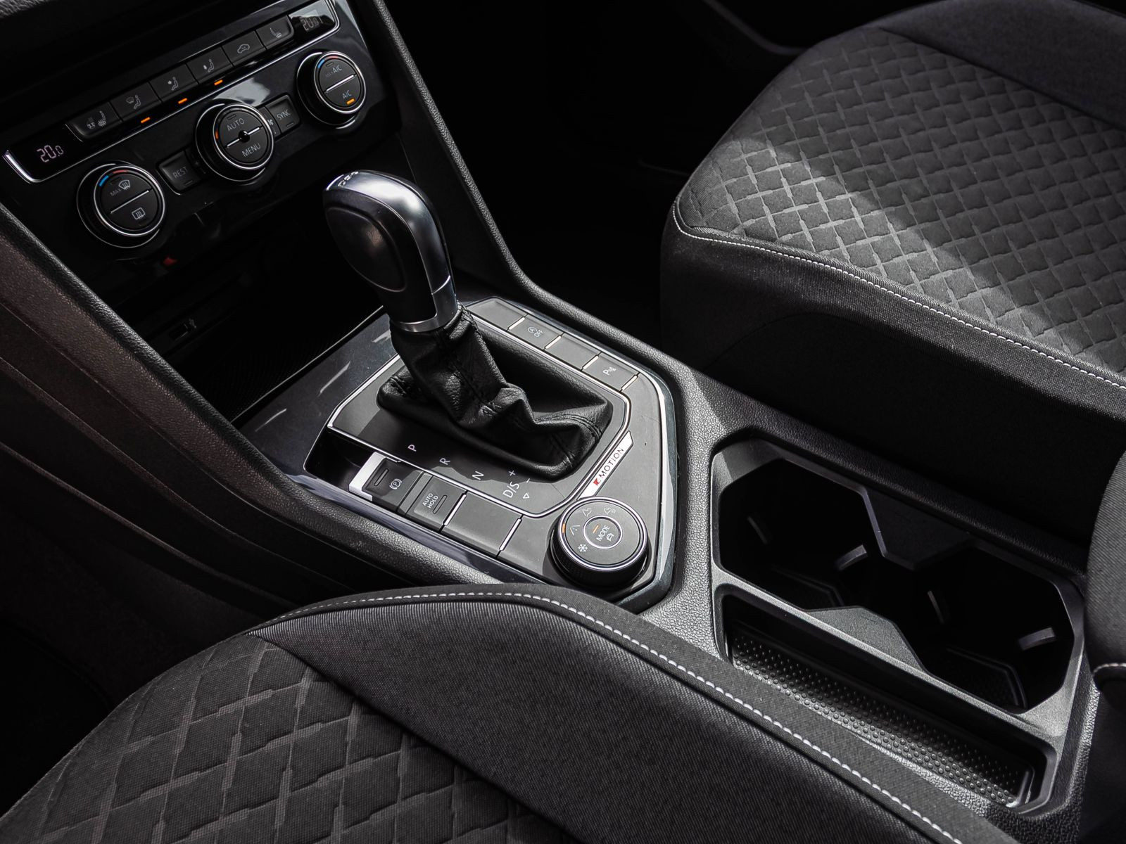 Volkswagen Tiguan JOIN 2.0TSI DSG Navi Klimaautomatik ACC EPH