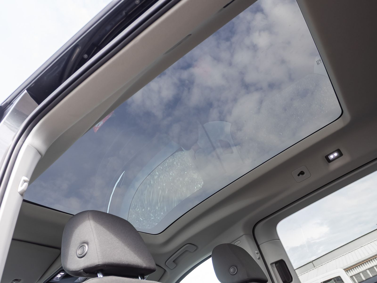 Volkswagen Caddy Maxi Life 2.0TDI 4M Navi LED Standhzg Panorama