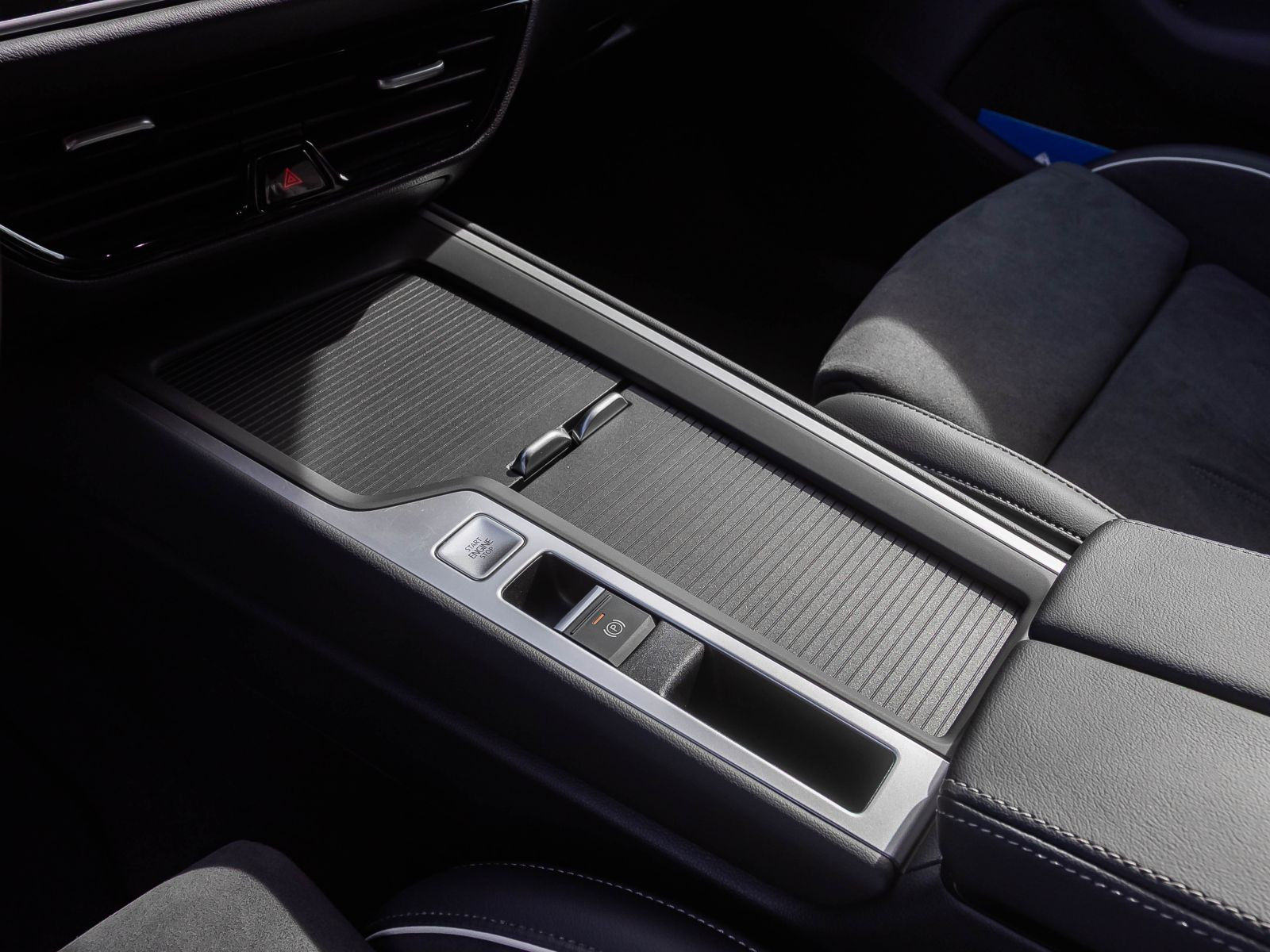Volkswagen Passat Variant 1.5 eTSI DSG Business, Navi, LED, Area View, App-Connect, Vordersitze mit Massagefunktion