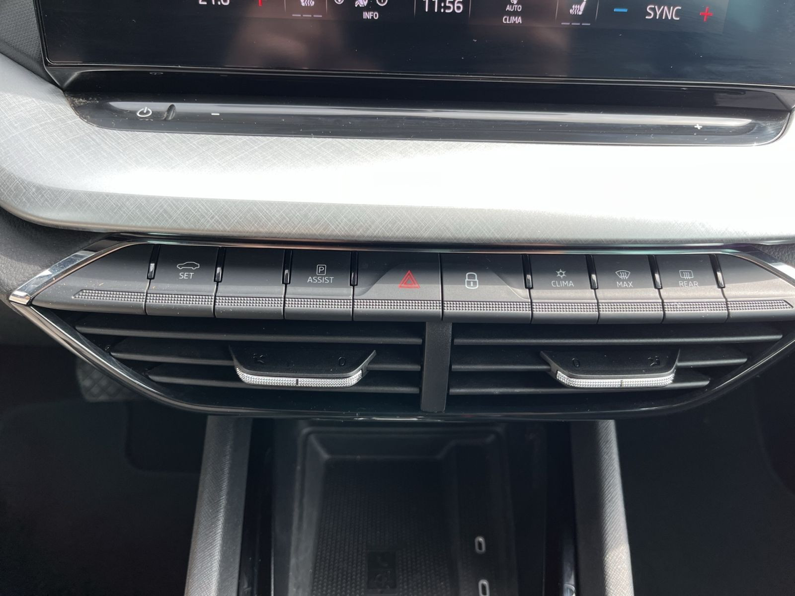 Skoda Octavia Combi Tour 1,5TSI DSG Car Play LED Sitzhzg