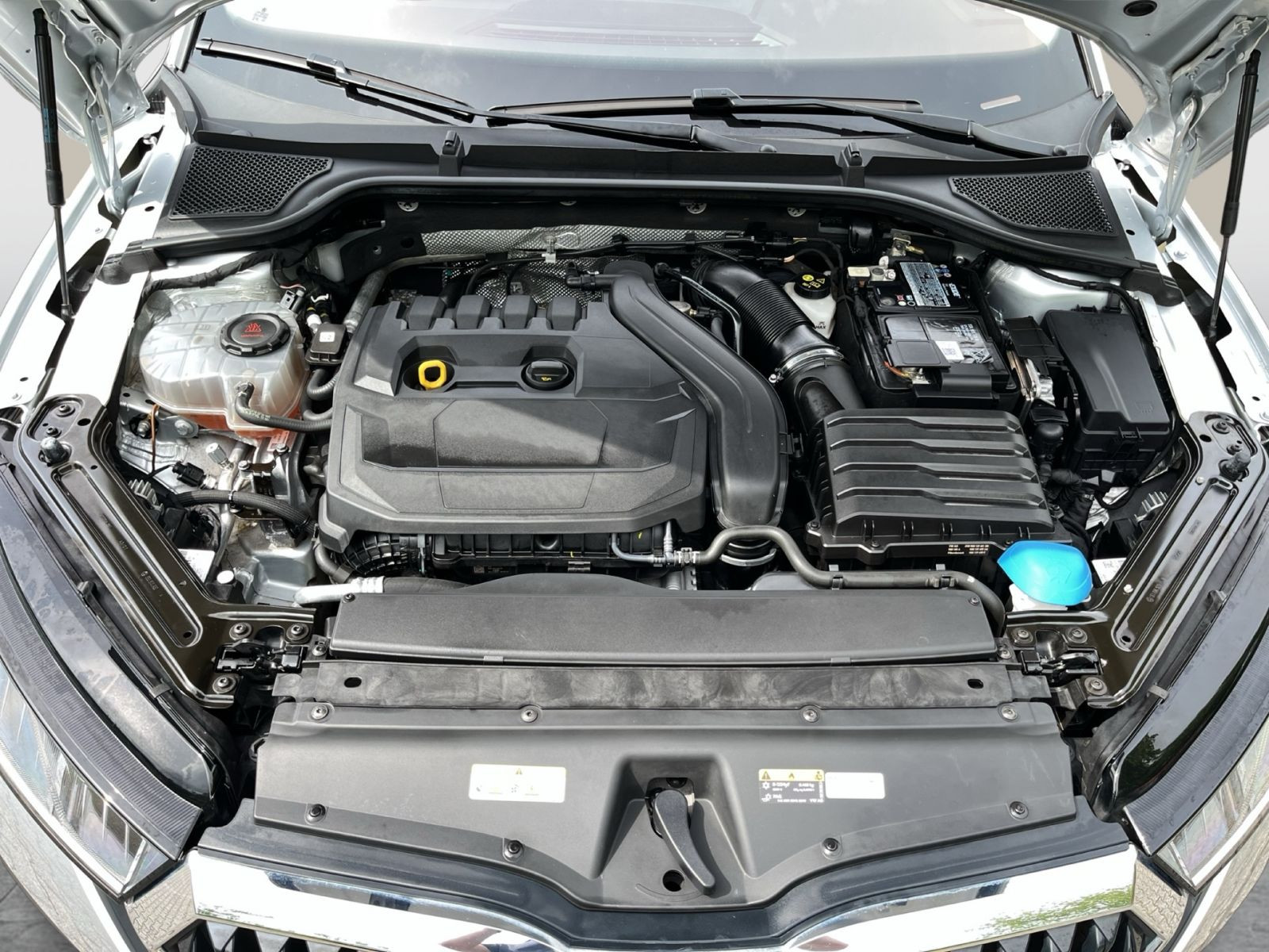 Skoda Octavia Combi Tour 1,5TSI DSG Car Play LED Sitzhzg
