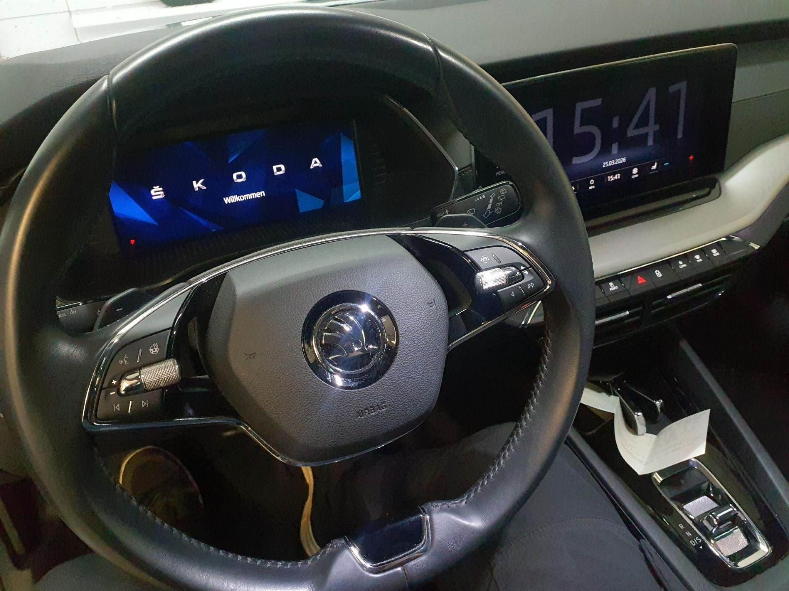 Skoda Octavia Combi Tour 1,5TSI DSG Car Play LED Sitzhzg