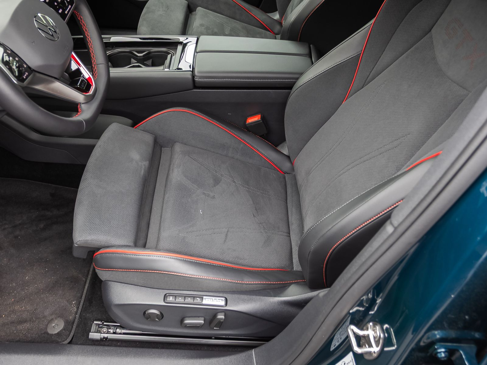 Volkswagen ID.7 Tourer GTX, AHK, Soundsystem, Navi, LED-Matrix, App-Connect