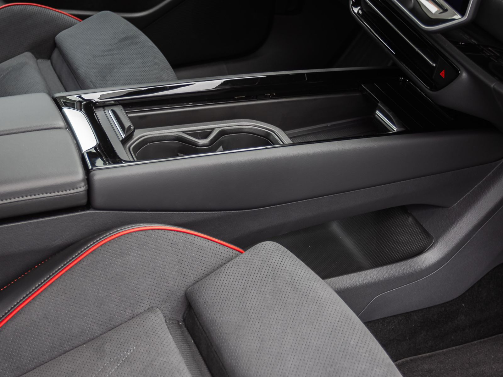 Volkswagen ID.7 Tourer GTX, AHK, Soundsystem, Navi, LED-Matrix, App-Connect