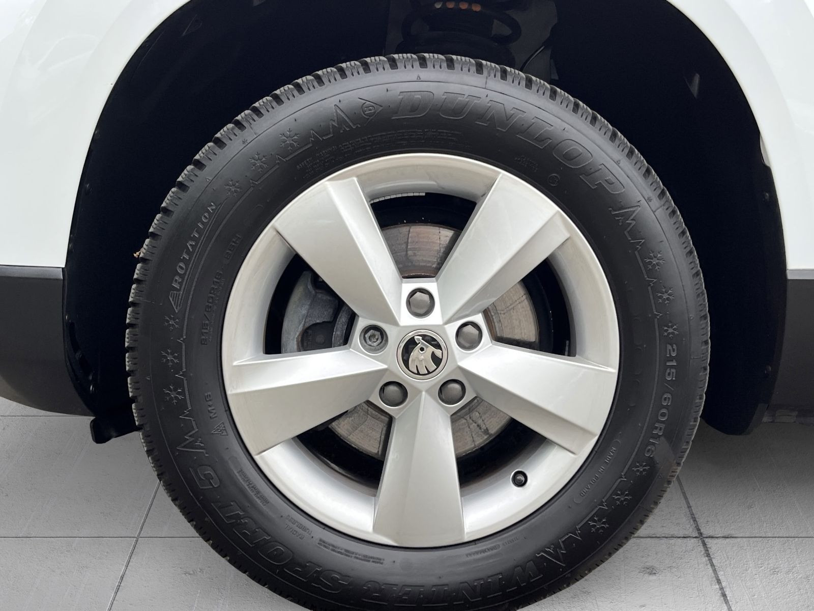 Skoda Karoq Drive 125 1,5TSI Navi GRA LED Sitzhzg Car PLay