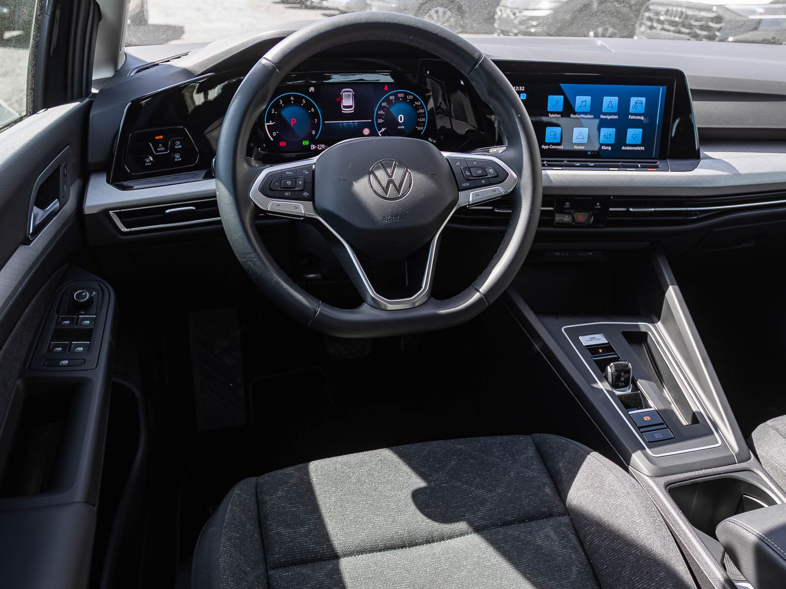 Volkswagen Golf Variant Life 1.5 eTSI DSG Navi LED AHK