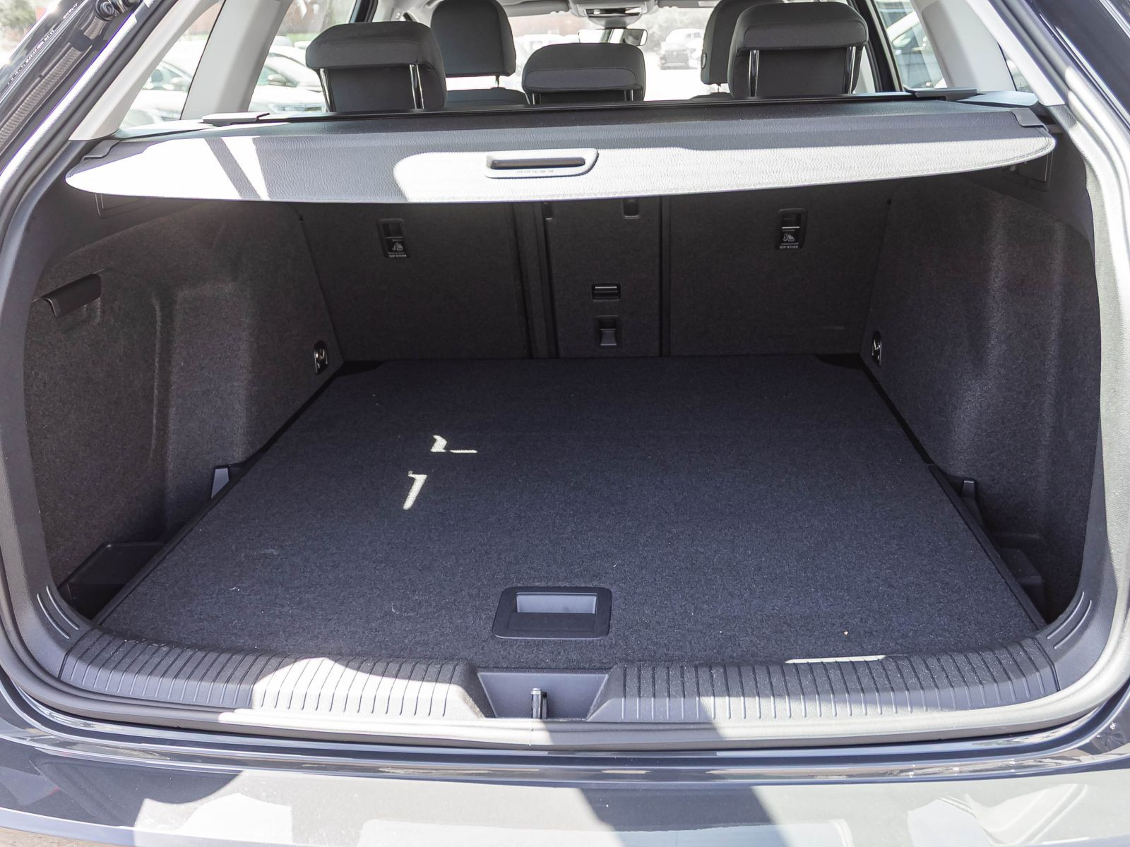 Volkswagen Golf Variant Life 1.5 eTSI DSG Navi LED AHK