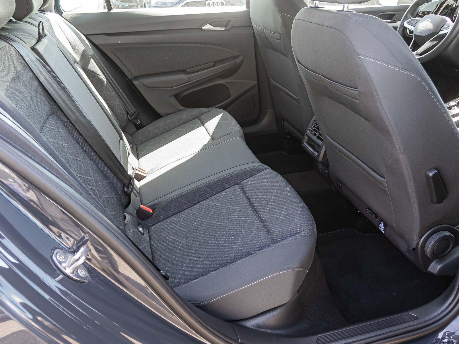 Volkswagen Golf Variant Life 1.5 eTSI DSG Navi LED AHK