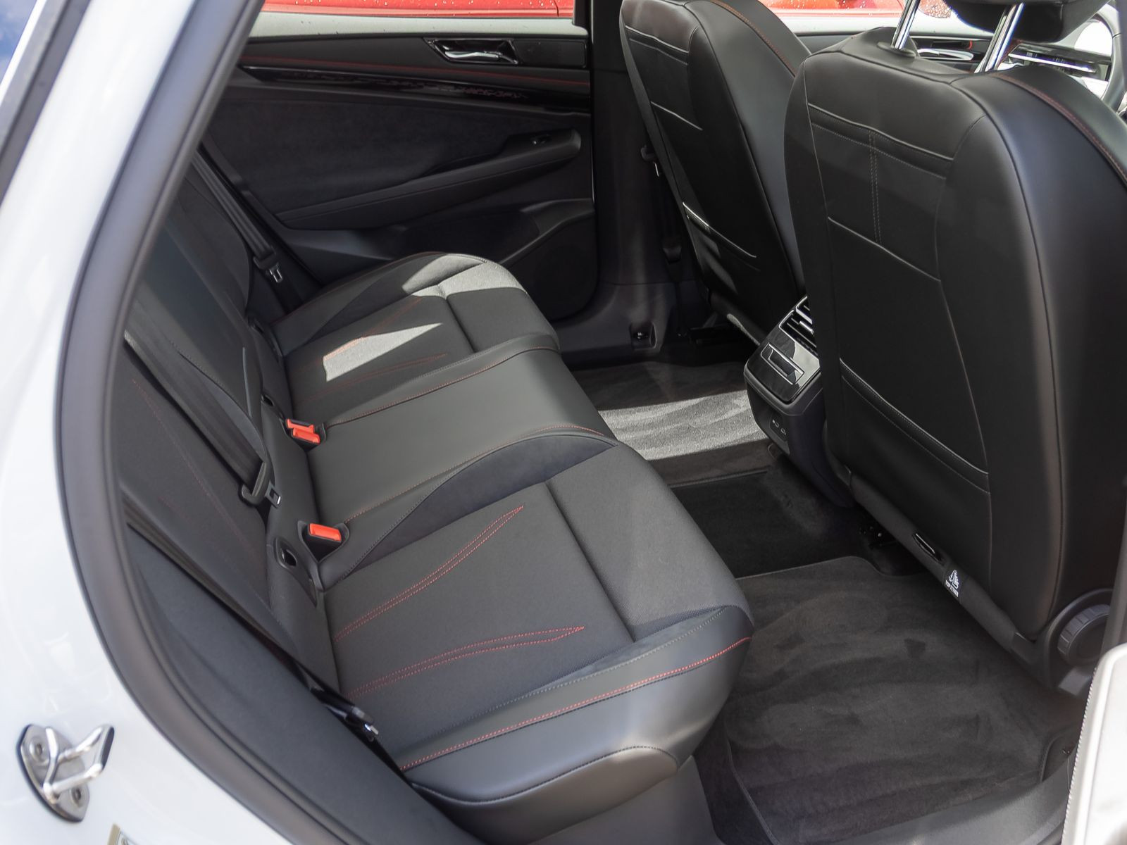 Volkswagen ID.7 Tourer GTX, Panoramadach, AHK, Navi, LED-Matrix, App-Connect