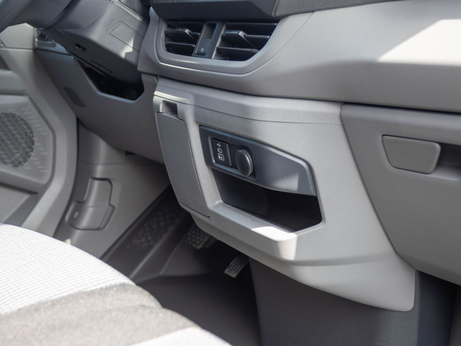 Volkswagen Transporter Kasten LR 2.0TDI Aut. Klima ACC EPH AHK