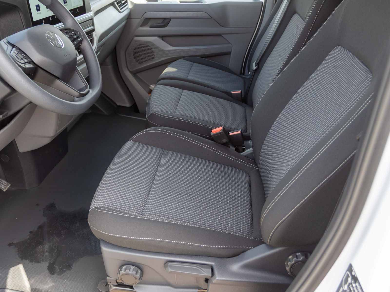 Volkswagen T7 Transporter Kasten LR 2.0TDI Automatik