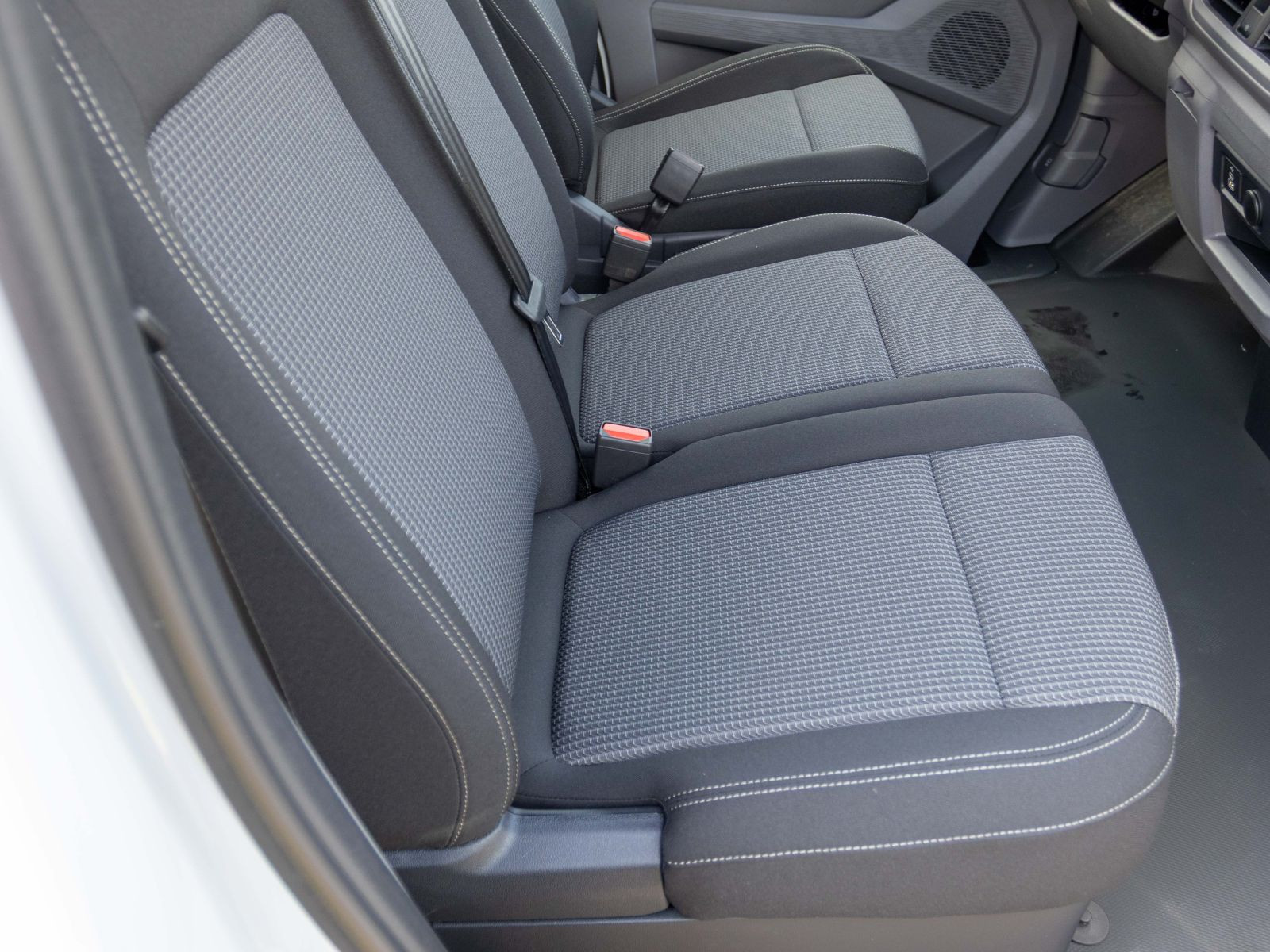 Volkswagen T7 Transporter Kasten LR 2.0TDI Automatik