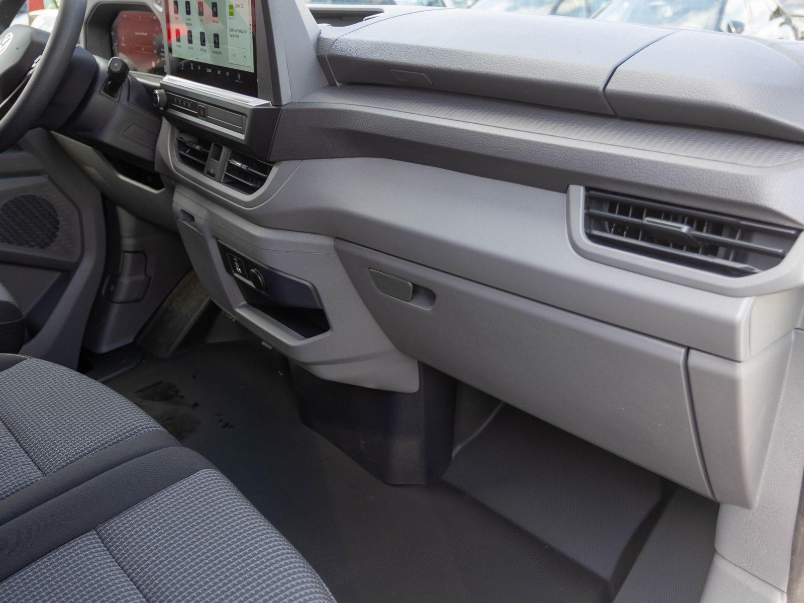Volkswagen T7 Transporter Kasten LR 2.0TDI Automatik