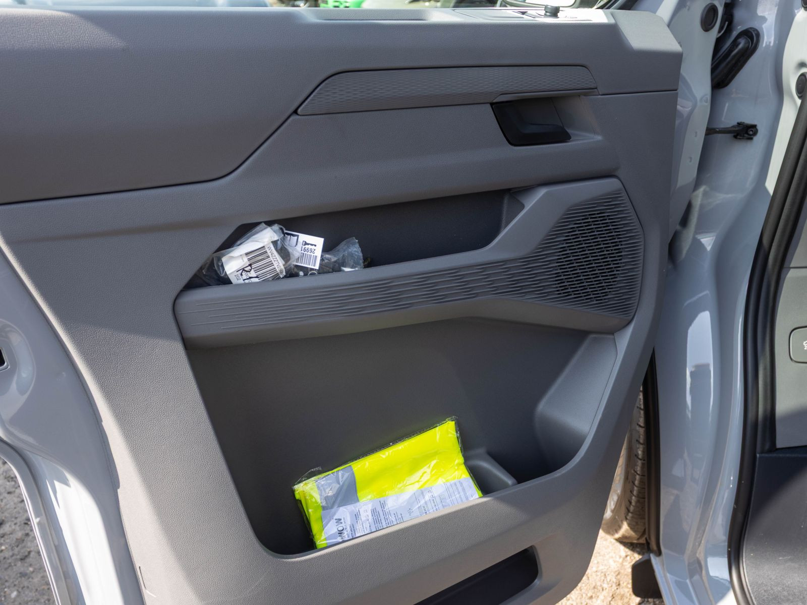 Volkswagen T7 Transporter Kasten LR 2.0TDI Automatik