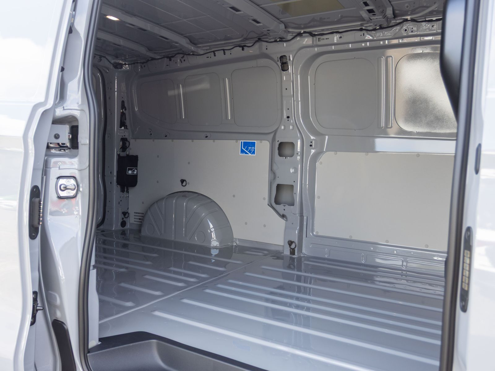 Volkswagen T7 Transporter Kasten LR 2.0TDI Automatik