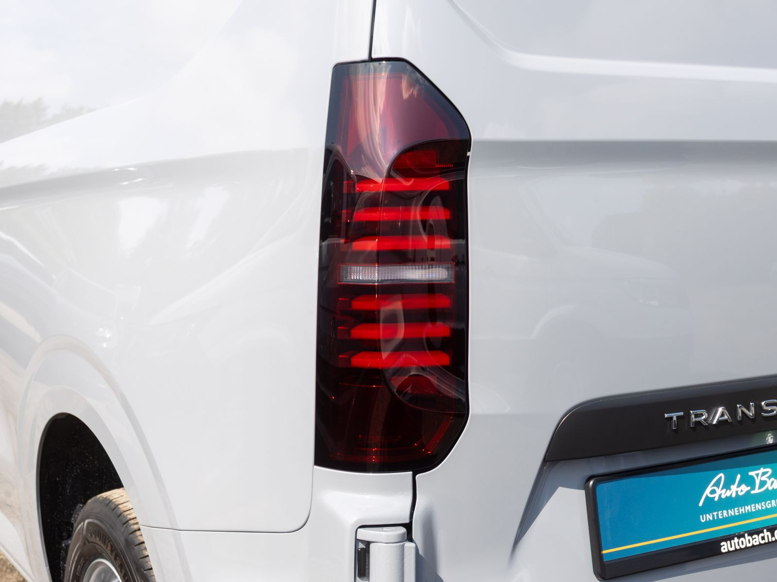 Volkswagen T7 Transporter Kasten LR 2.0TDI Automatik