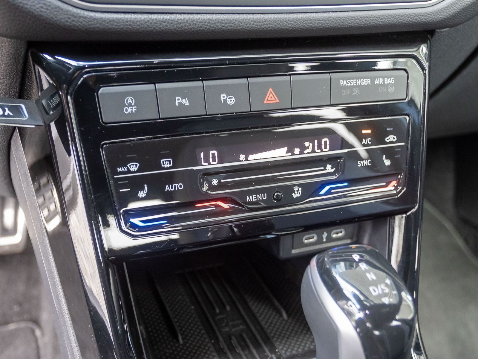Volkswagen T-Cross 1.0 TSI DSG Goal, Navi, LED, AHK, App-Connect, Ganzjahresreifen