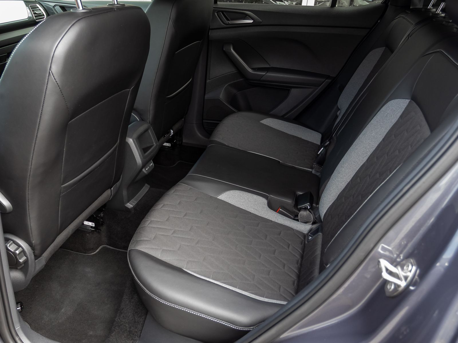 Volkswagen T-Cross 1.0 TSI DSG Goal, Navi, LED, AHK, App-Connect, Ganzjahresreifen