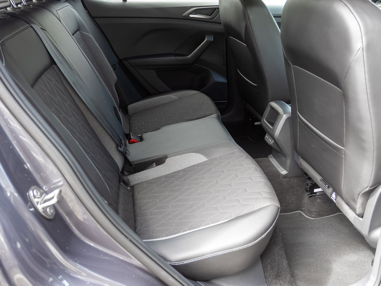 Volkswagen T-Cross 1.0 TSI DSG Goal, Navi, LED, AHK, App-Connect, Ganzjahresreifen
