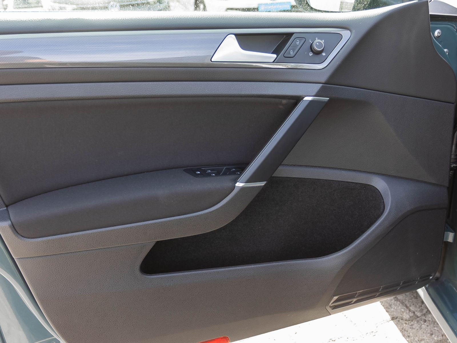 Volkswagen Golf VII 1.6 TDI IQ.DRIVE, Navi, LED, Parkpilot, Telefonschnittstelle