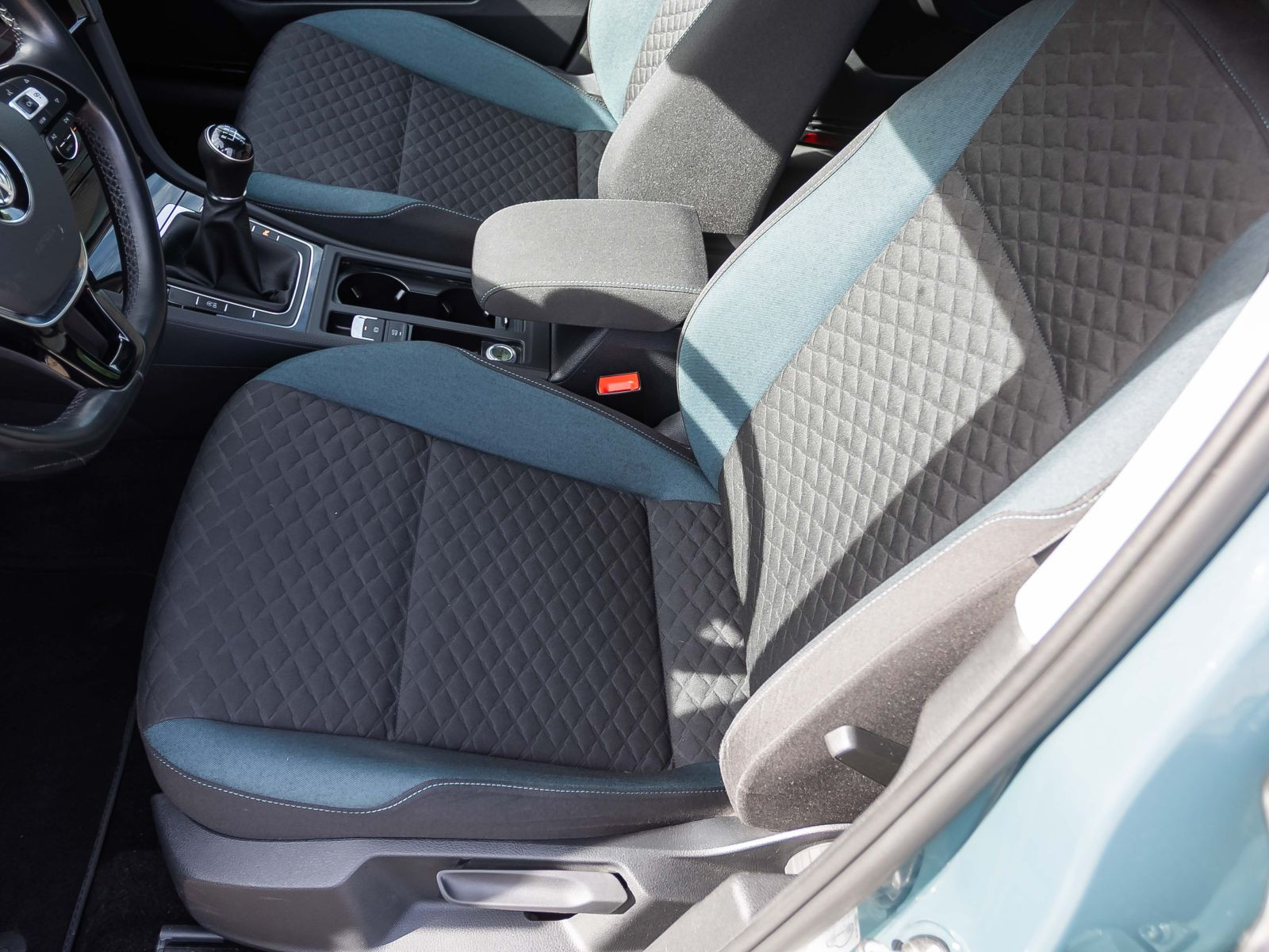 Volkswagen Golf VII 1.6 TDI IQ.DRIVE, Navi, LED, Parkpilot, Telefonschnittstelle