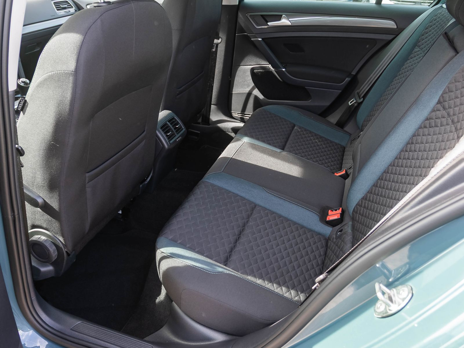 Volkswagen Golf VII 1.6 TDI IQ.DRIVE, Navi, LED, Parkpilot, Telefonschnittstelle