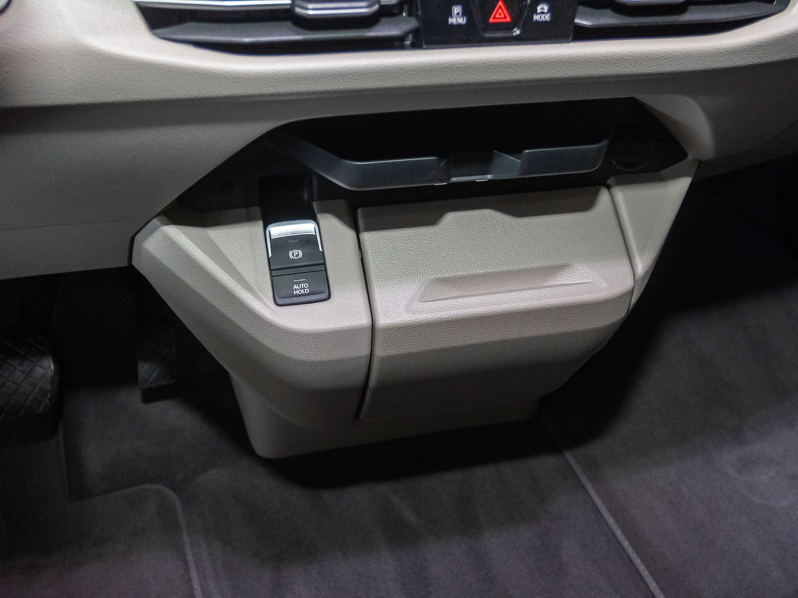 Volkswagen Multivan Life 2.0TDI LÜ DSG Navi Matrix ACC DCC AHK