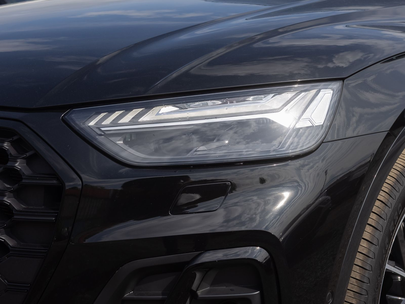 Audi Q5 S line 55TFSIe qu Navi Matrix HuD Luftfederung