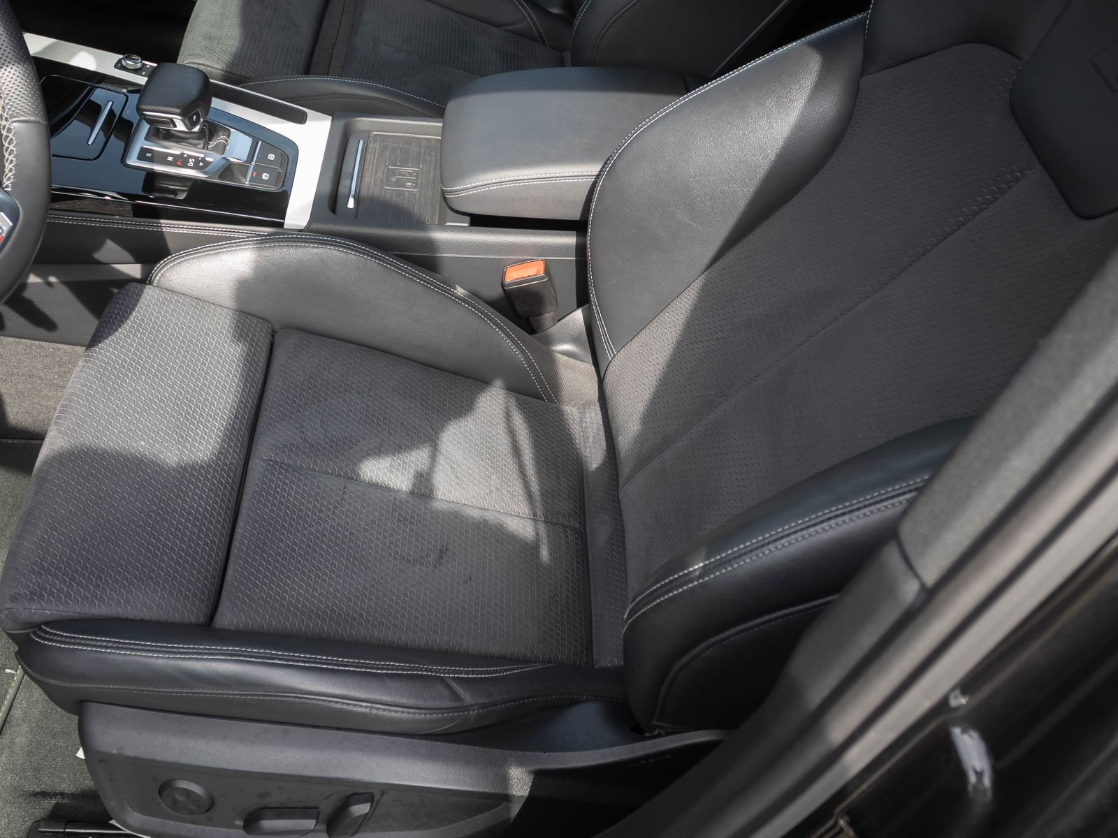 Audi Q5 S line 55TFSIe qu Navi Matrix HuD Luftfederung