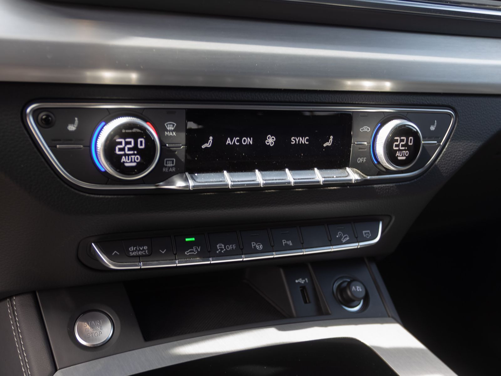 Audi Q5 S line 55TFSIe qu Navi Matrix HuD Luftfederung