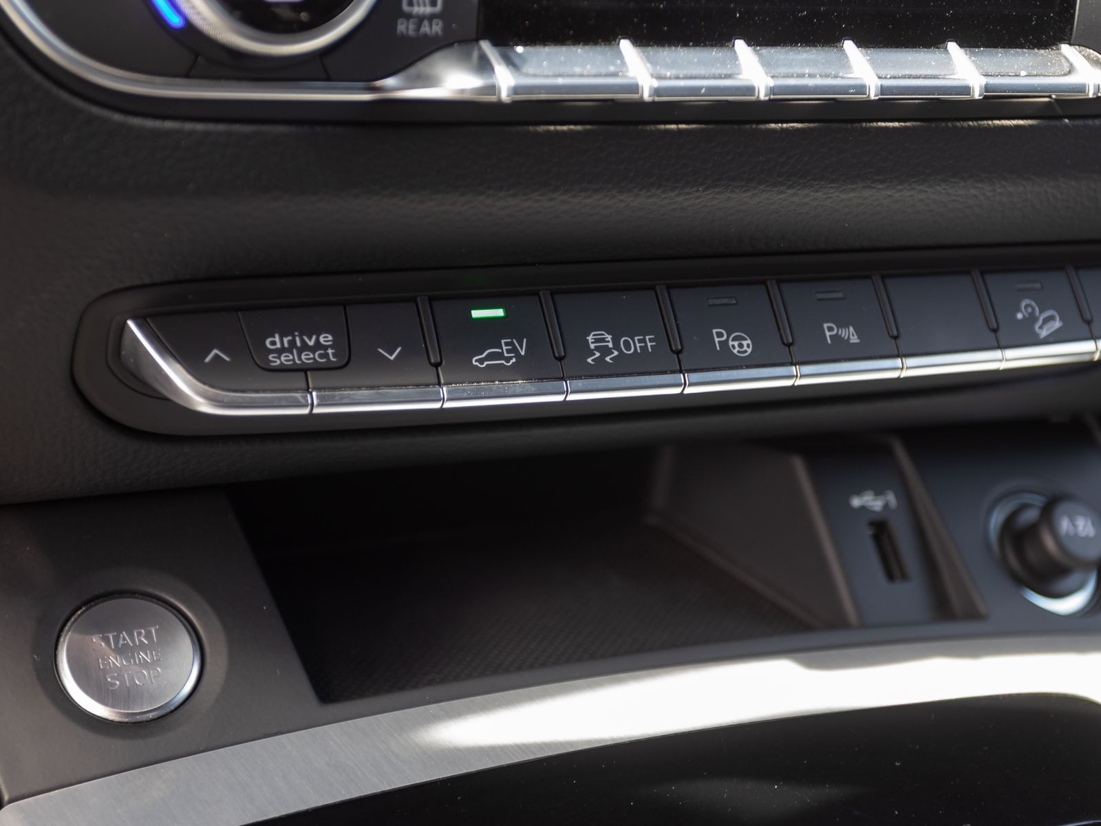 Audi Q5 S line 55TFSIe qu Navi Matrix HuD Luftfederung