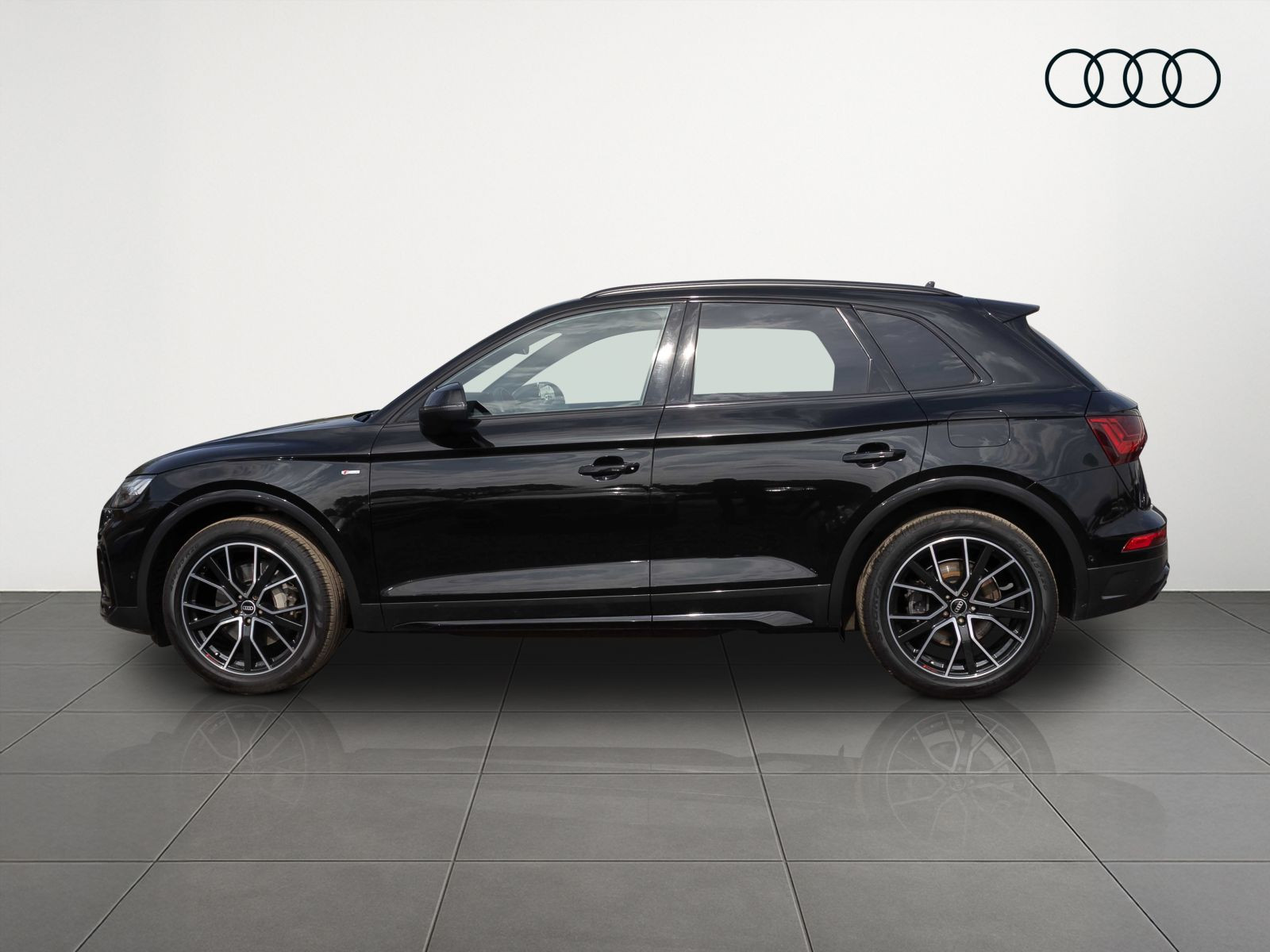 Audi Q5 S line 55TFSIe qu Navi Matrix HuD Luftfederung