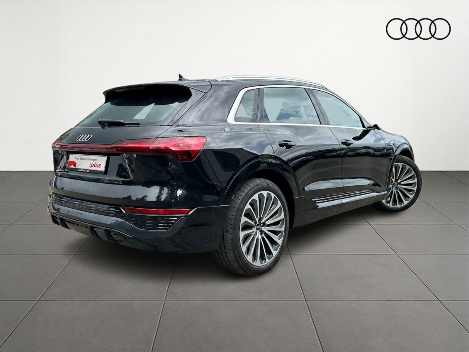 Audi Q8 e-tron S line 55 Matrix Luftfederung Standklima Panorama