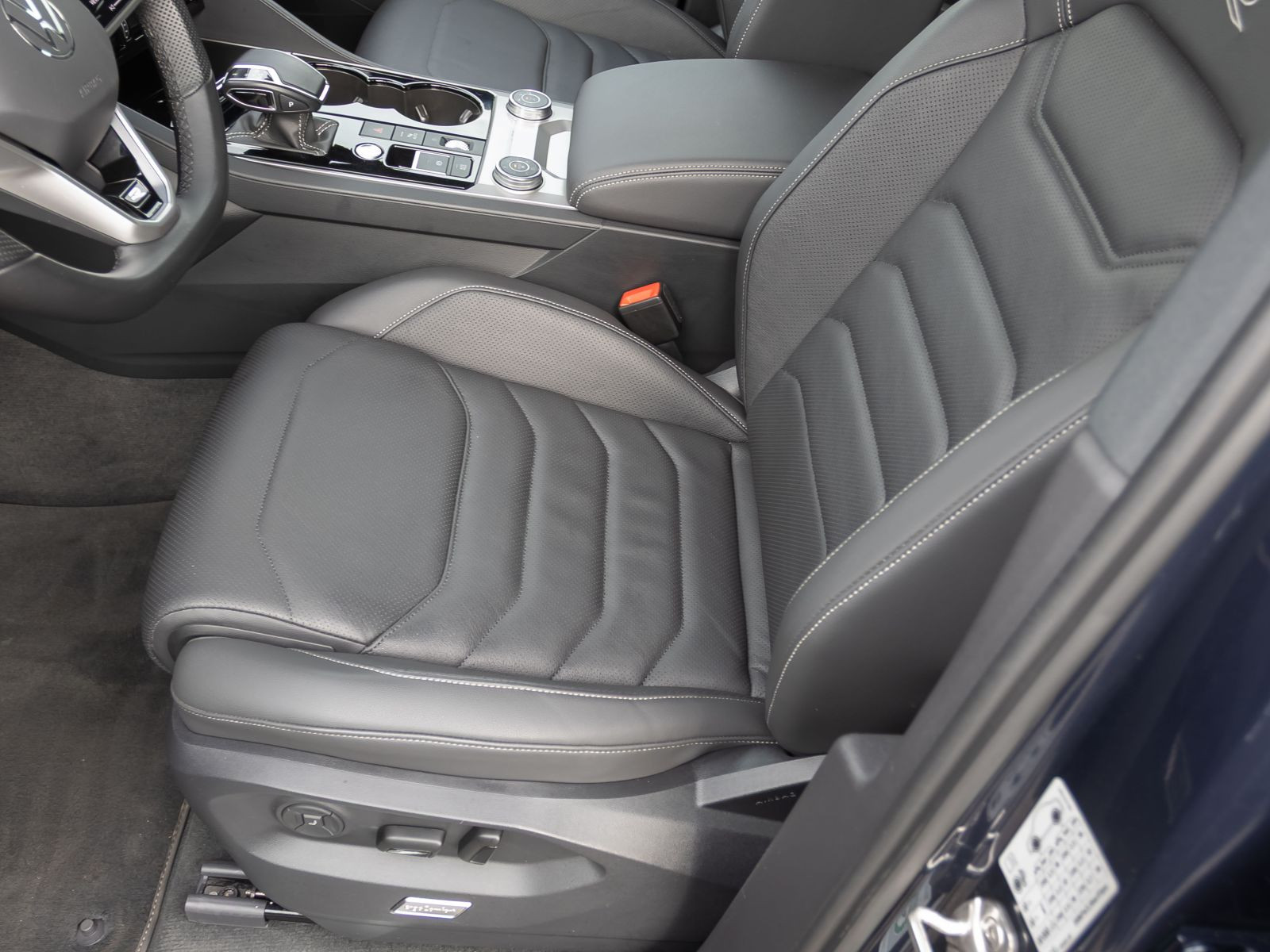 Volkswagen Touareg R-Line 3.0TDI Navi LED HuD Luftfederung AHK