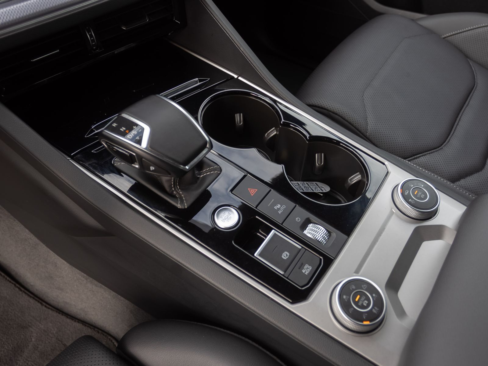 Volkswagen Touareg R-Line 3.0TDI Navi LED HuD Luftfederung AHK