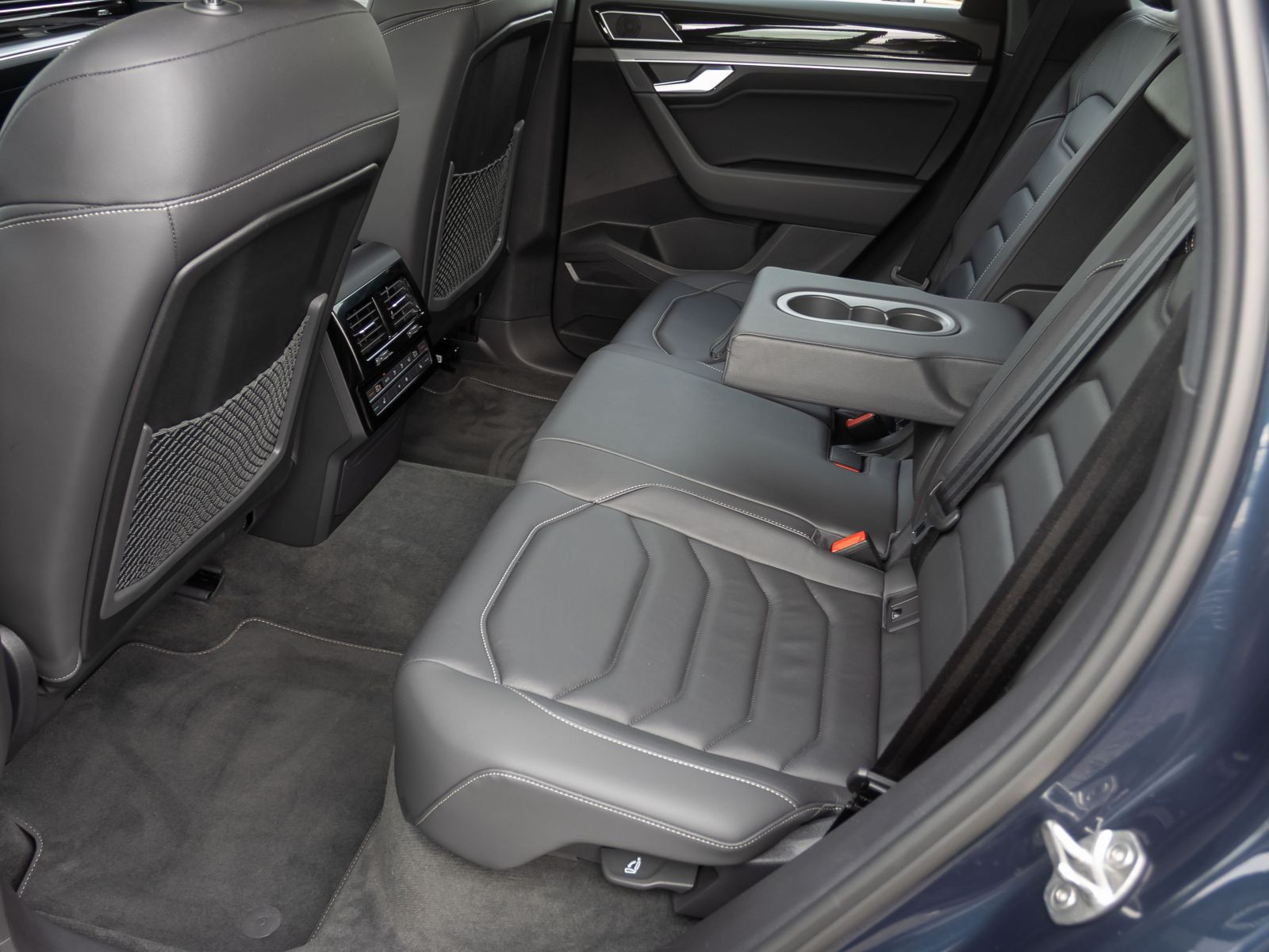 Volkswagen Touareg R-Line 3.0TDI Navi LED HuD Luftfederung AHK