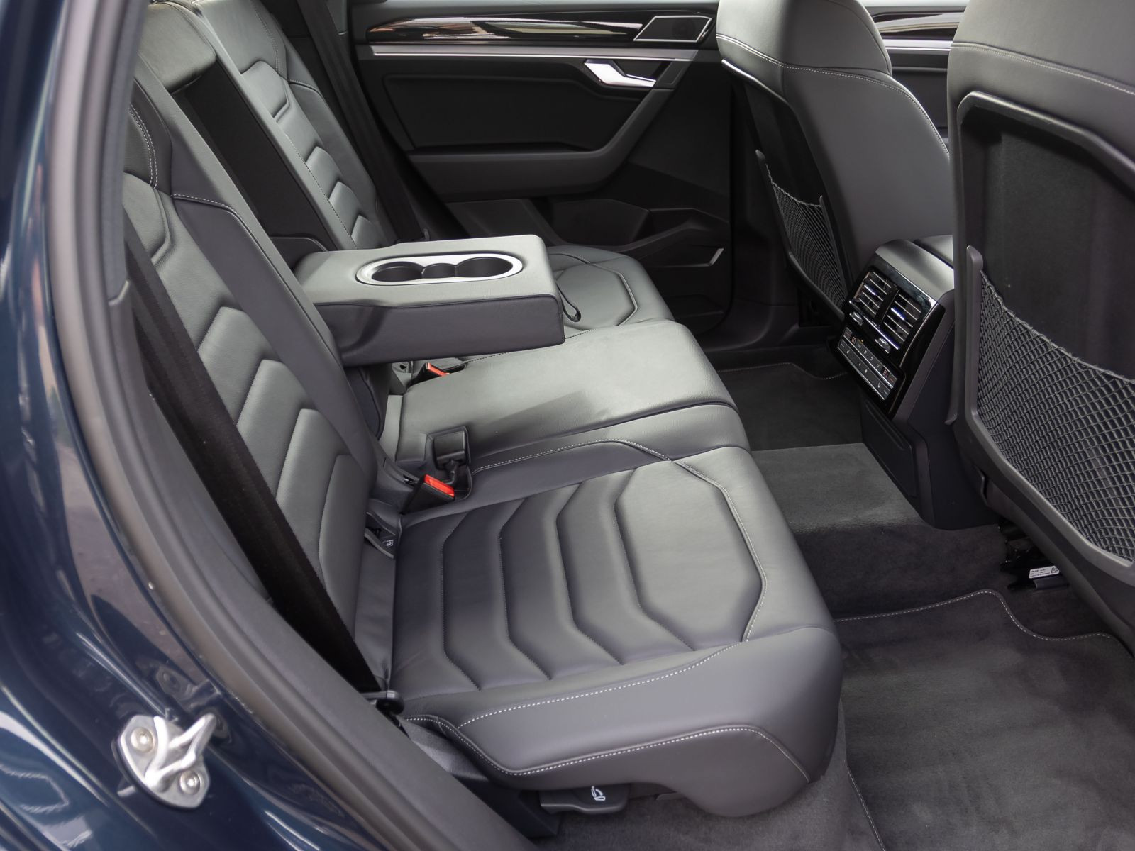 Volkswagen Touareg R-Line 3.0TDI Navi LED HuD Luftfederung AHK