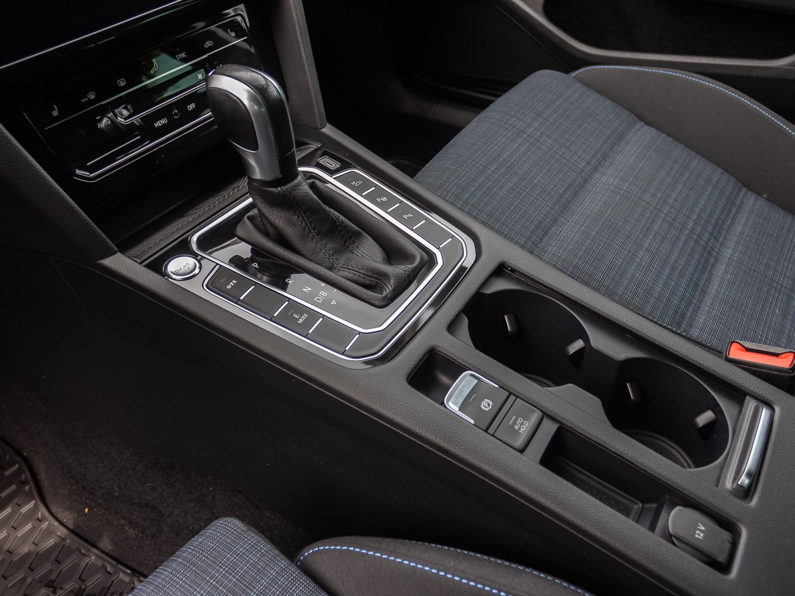 Volkswagen Passat Variant GTE 1.4TSI DSG Navi Matrix ACC AHK