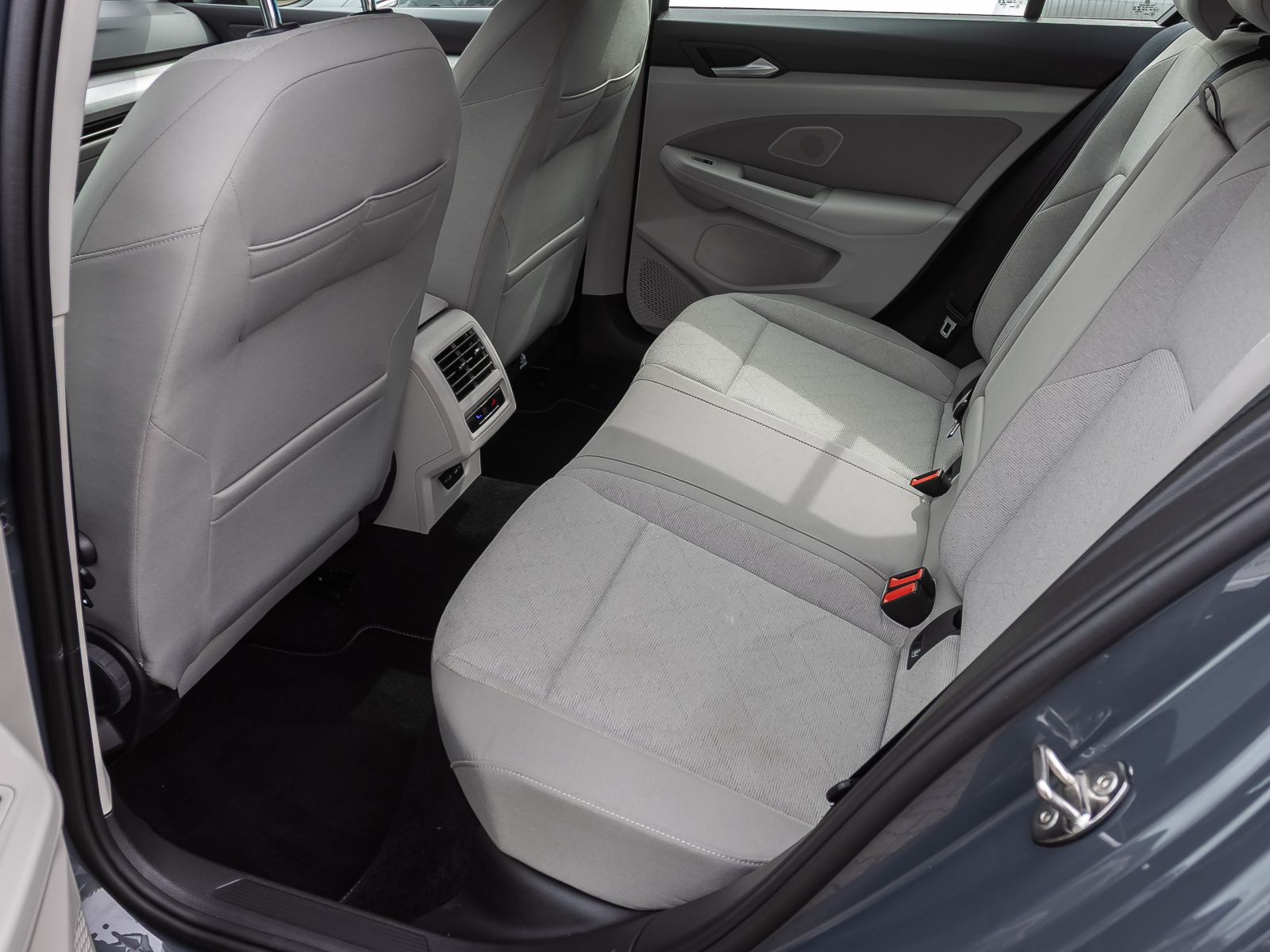 Volkswagen Golf VIII 2.0 TDI Life, Navi, LED, Soundsystem, App-Connect