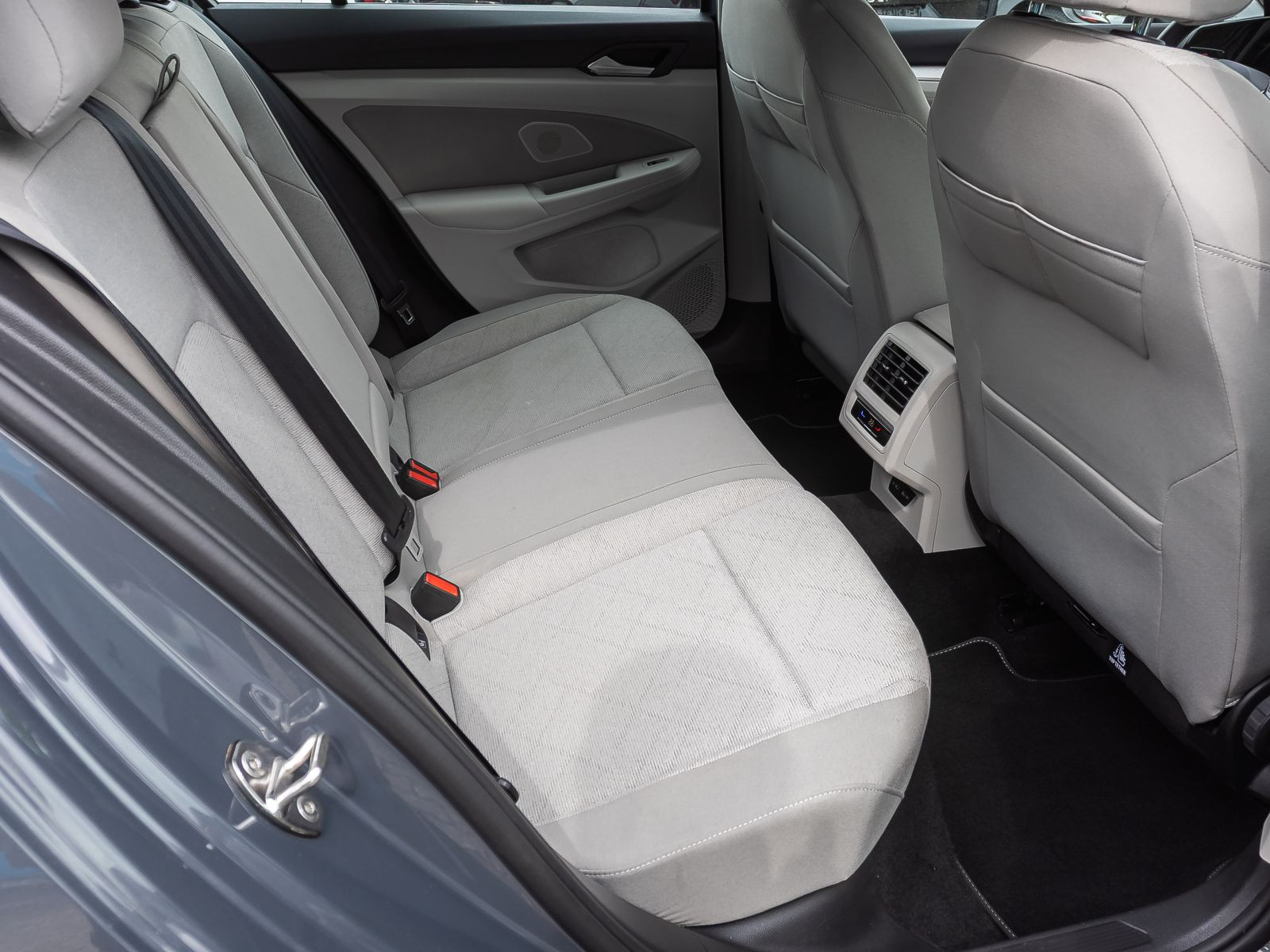 Volkswagen Golf VIII 2.0 TDI Life, Navi, LED, Soundsystem, App-Connect