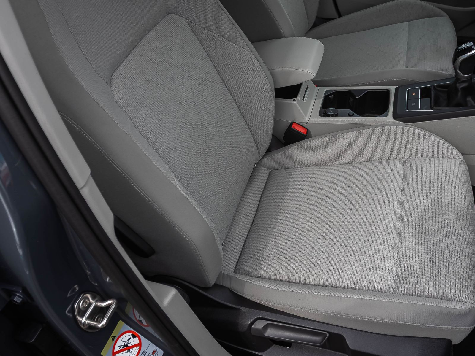 Volkswagen Golf VIII 2.0 TDI Life, Navi, LED, Soundsystem, App-Connect