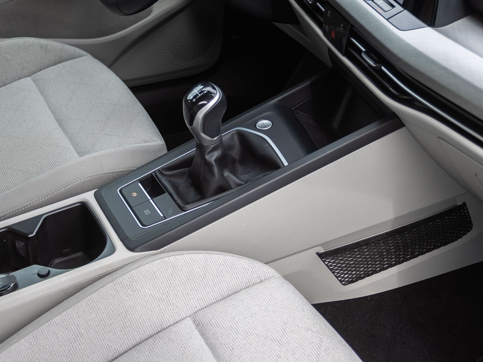 Volkswagen Golf VIII 2.0 TDI Life, Navi, LED, Soundsystem, App-Connect
