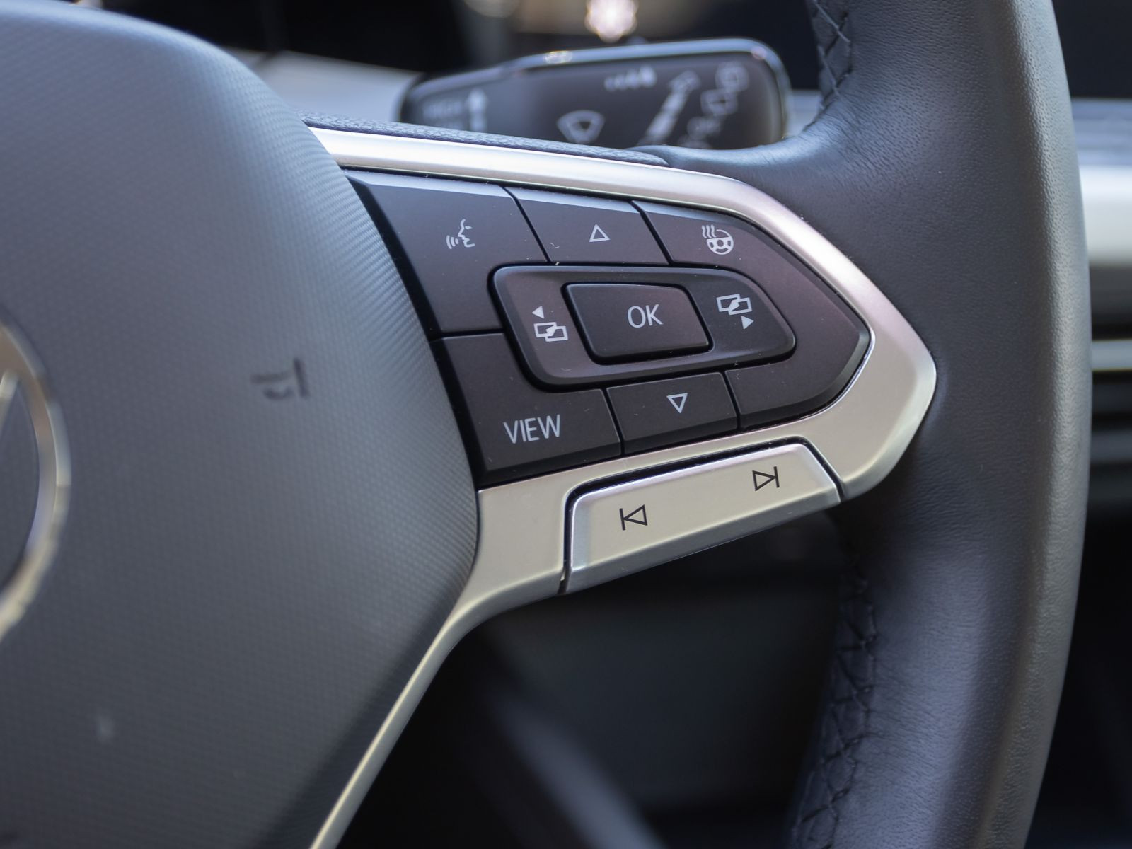 Volkswagen Golf VIII Variant 2.0 TDI Life Navi LED ACC